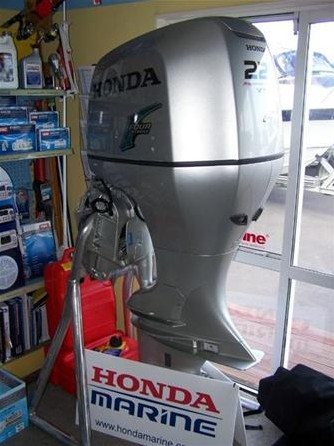Yamaha 300 HP outboard-4 stroke boat motors sale V6 F300XCA
